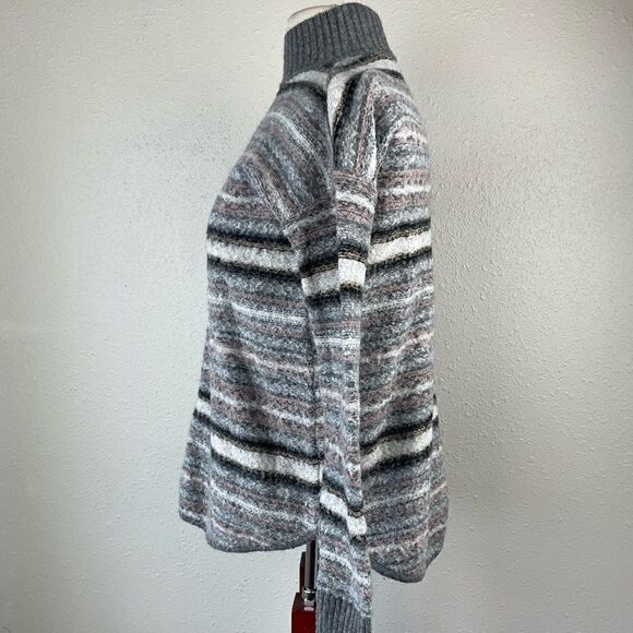 American Eagle Outfitters Mock Neck Sweater Size S EUC - Picture 3 of 8
